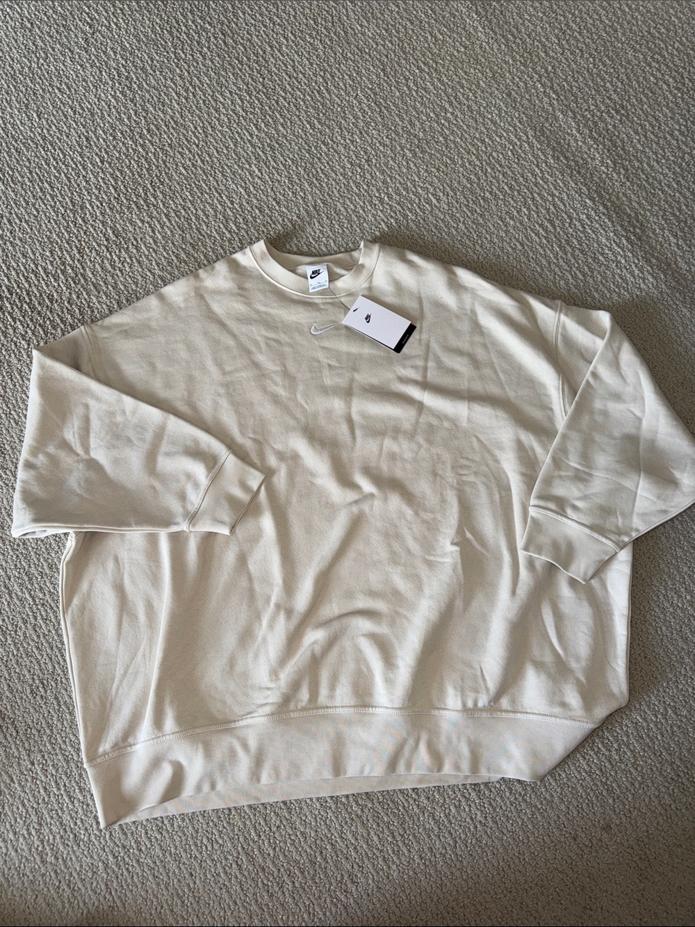 Nike Women Oversized Crewneck Sweatshirt - Picture 2 of 3